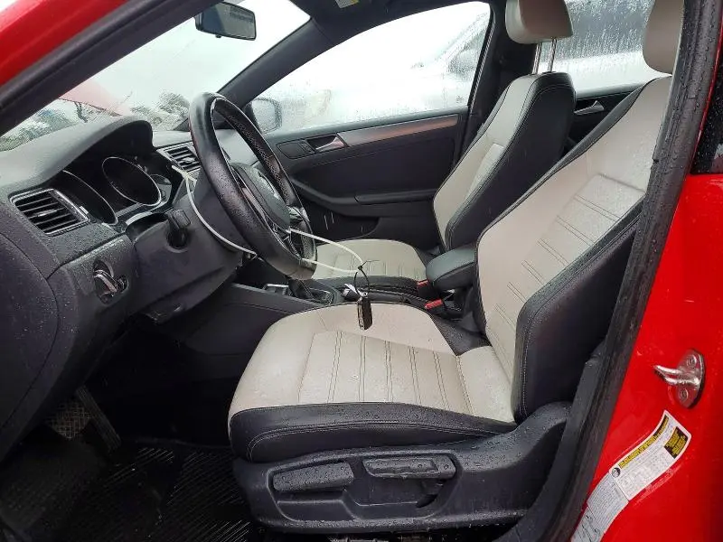 2016 VOLKSWAGEN JETTA SPORT  