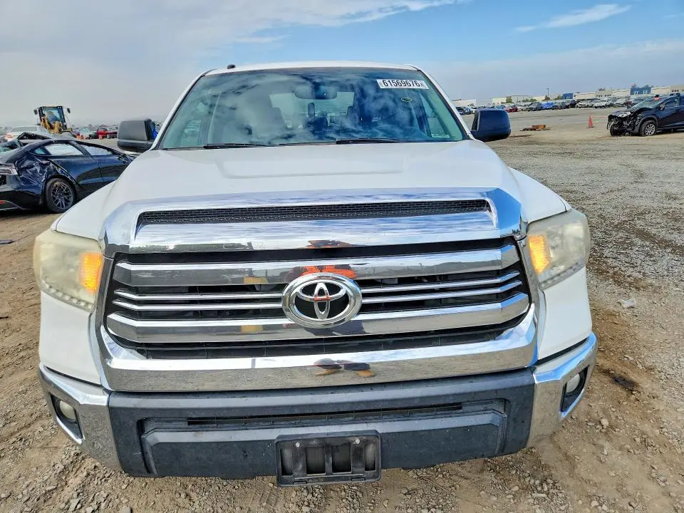 2017 TOYOTA TUNDRA CREWMAX SR5  