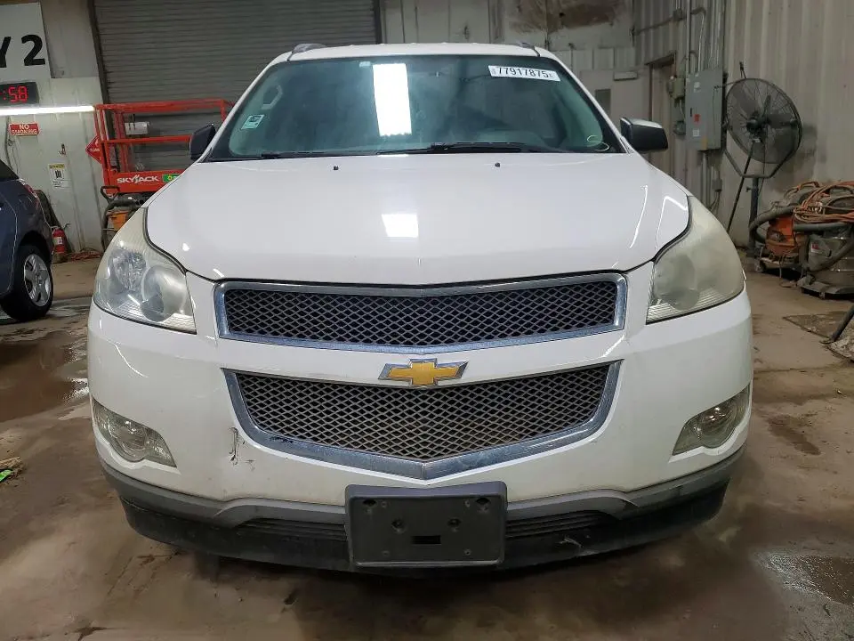 2011 CHEVROLET TRAVERSE LS  