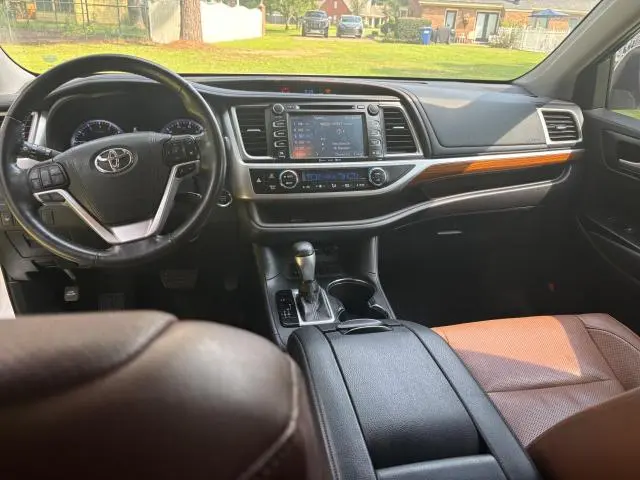 2019 TOYOTA HIGHLANDER LIMITED  