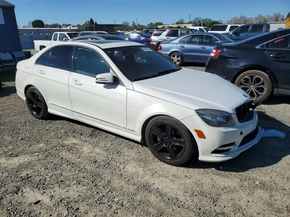 2011 MERCEDES-BENZ C 300  