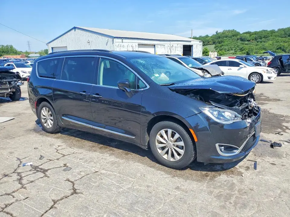 2017 CHRYSLER PACIFICA TOURING L  