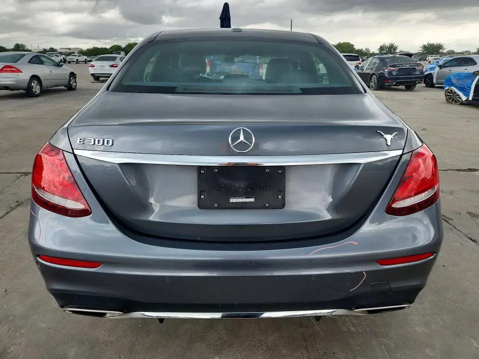 2018 MERCEDES-BENZ E 300  