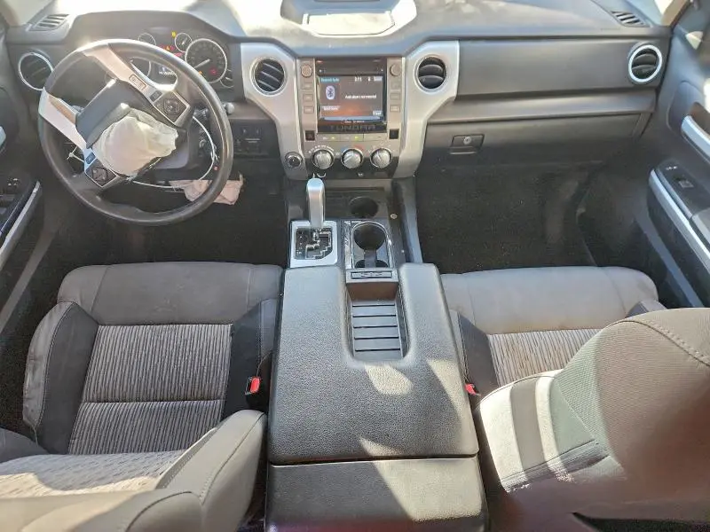 2017 TOYOTA TUNDRA CREWMAX SR5  