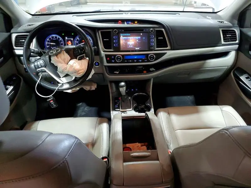 2018 TOYOTA HIGHLANDER XLE  