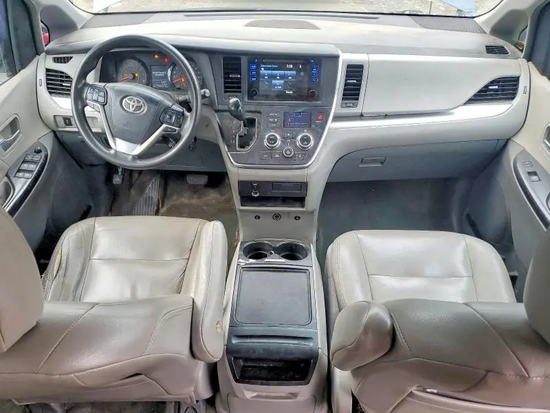 2015 TOYOTA SIENNA LE  