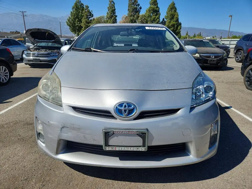 2010 TOYOTA PRIUS III  