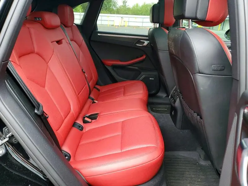 2018 PORSCHE MACAN GTS  
