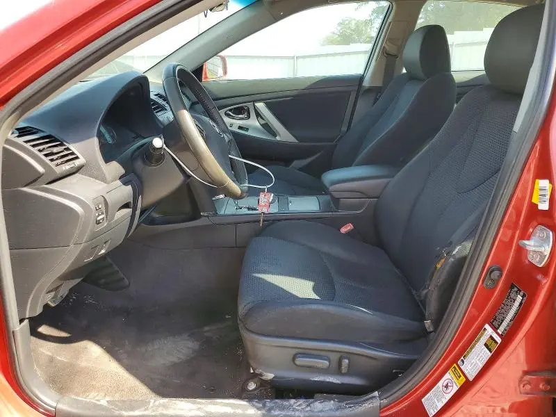 2011 TOYOTA CAMRY SE  
