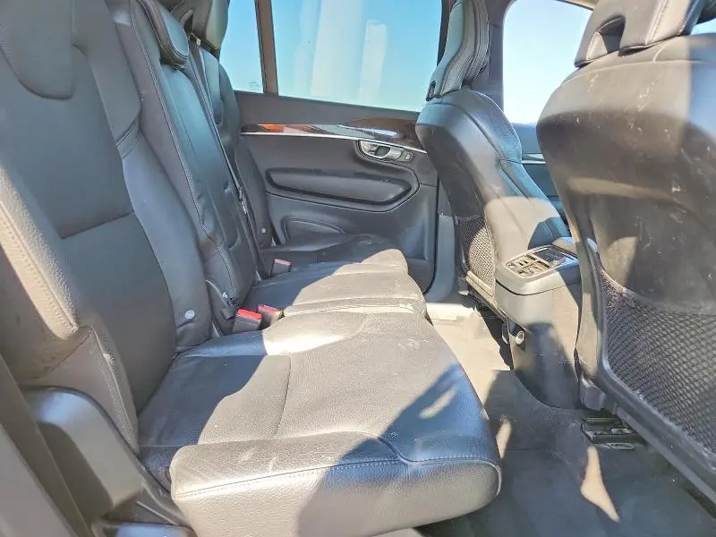 2019 VOLVO XC90 T6 MOMENTUM  
