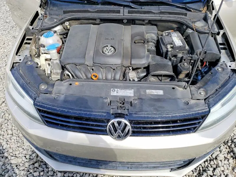 2012 VOLKSWAGEN JETTA SE  
