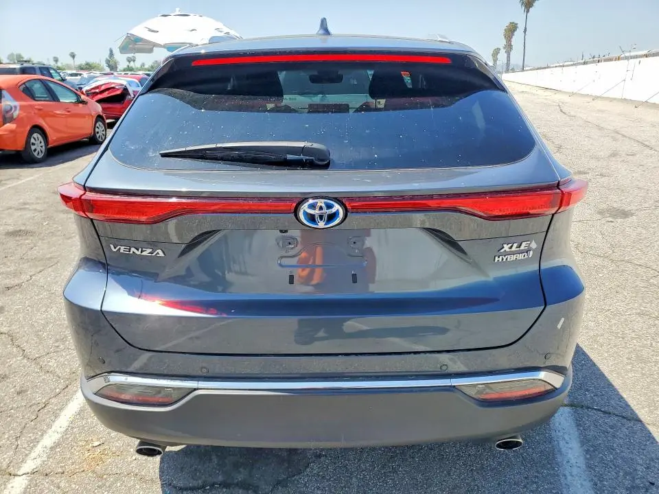 2021 TOYOTA VENZA XLE  