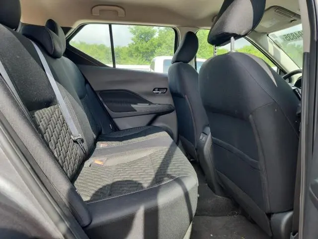 2022 NISSAN KICKS SV  