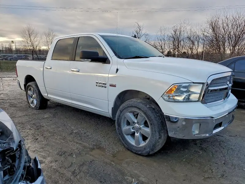 2016 RAM 1500 SLT  