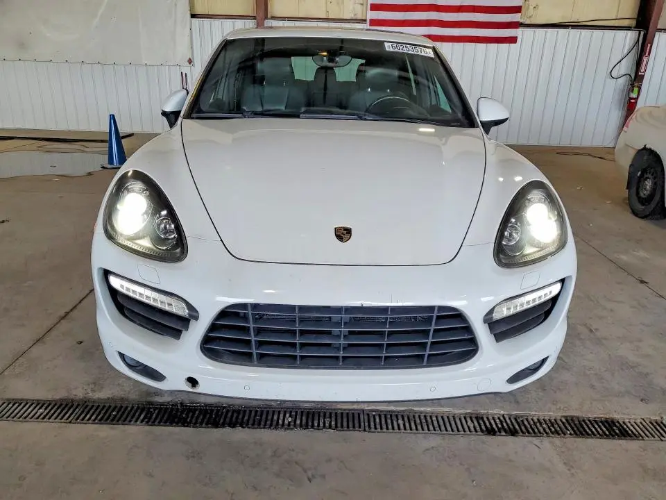 2013 PORSCHE CAYENNE TURBO  