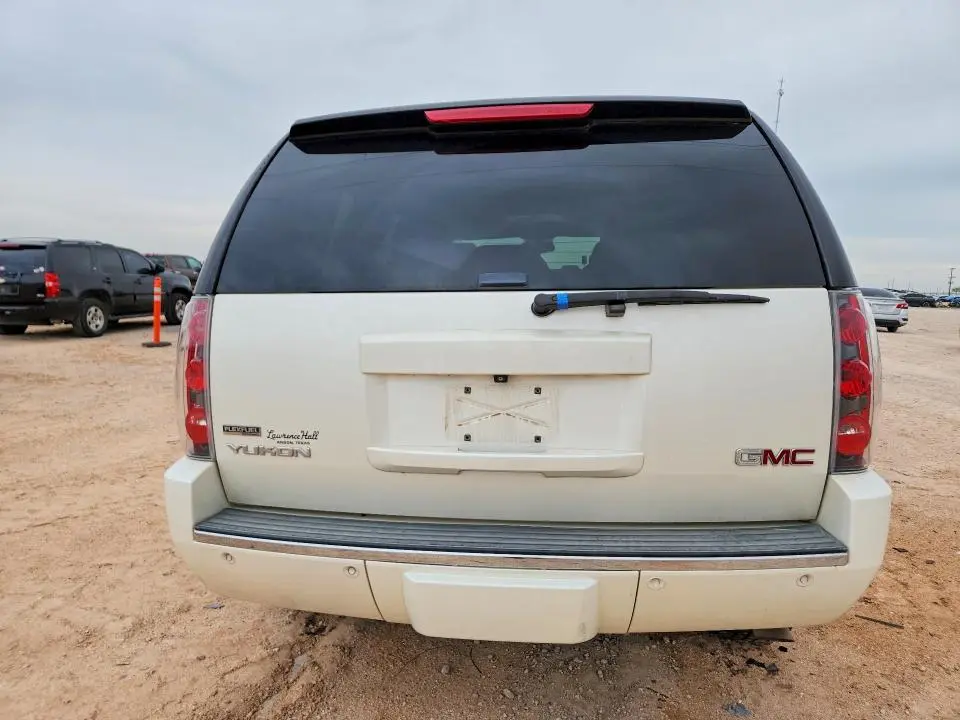 2011 GMC YUKON DENALI  
