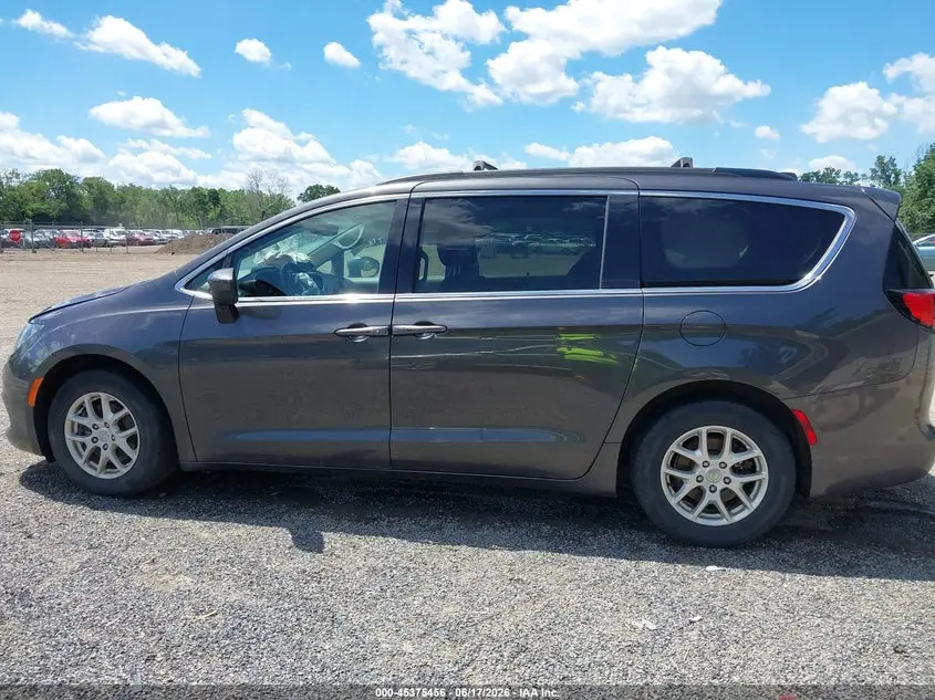 2020 CHRYSLER VOYAGER LXI