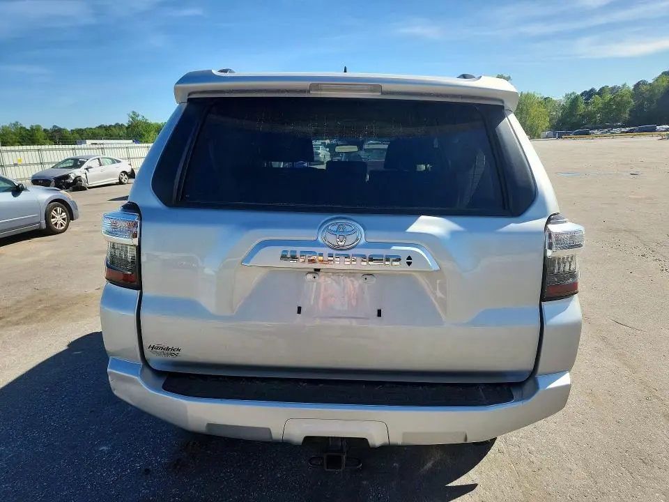 2024 TOYOTA 4RUNNER SR5  