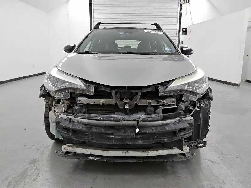 2020 TOYOTA C-HR XLE  