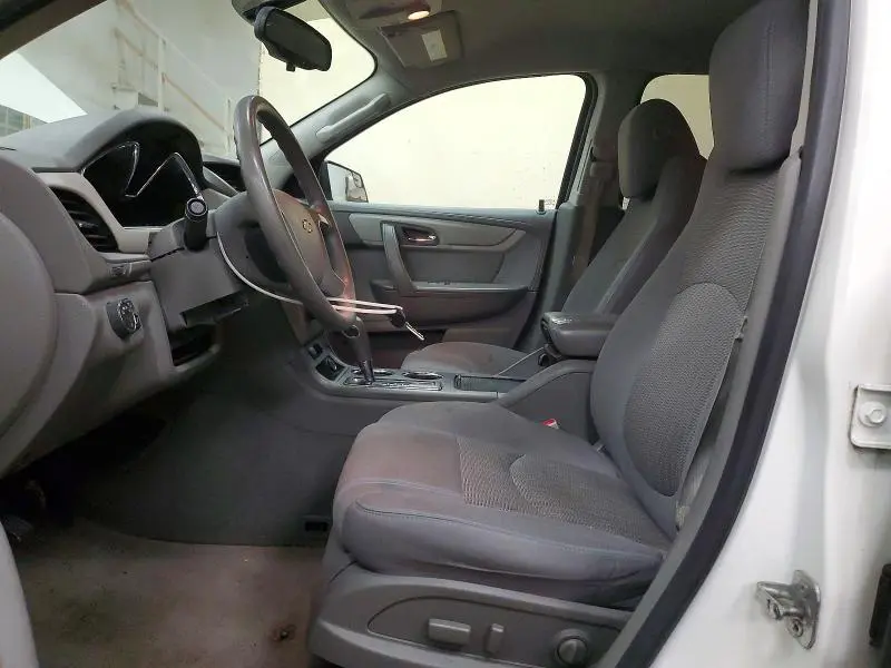 2013 CHEVROLET TRAVERSE LS  