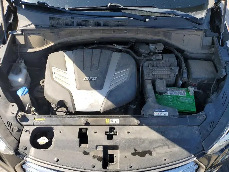 2017 HYUNDAI SANTA FE SE  