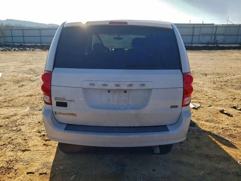 2016 DODGE GRAND CARAVAN SE  