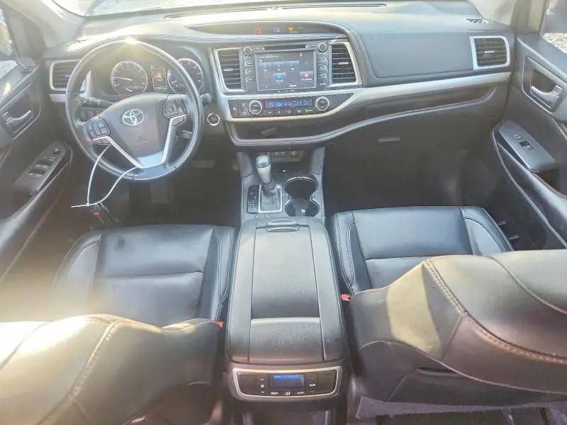 2017 TOYOTA HIGHLANDER XLE  