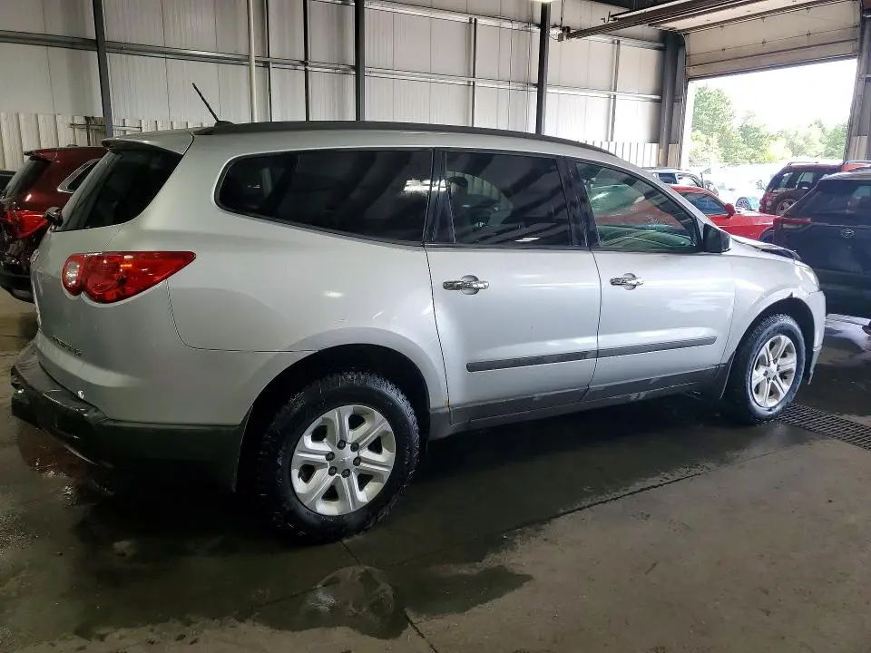 2012 CHEVROLET TRAVERSE LS  
