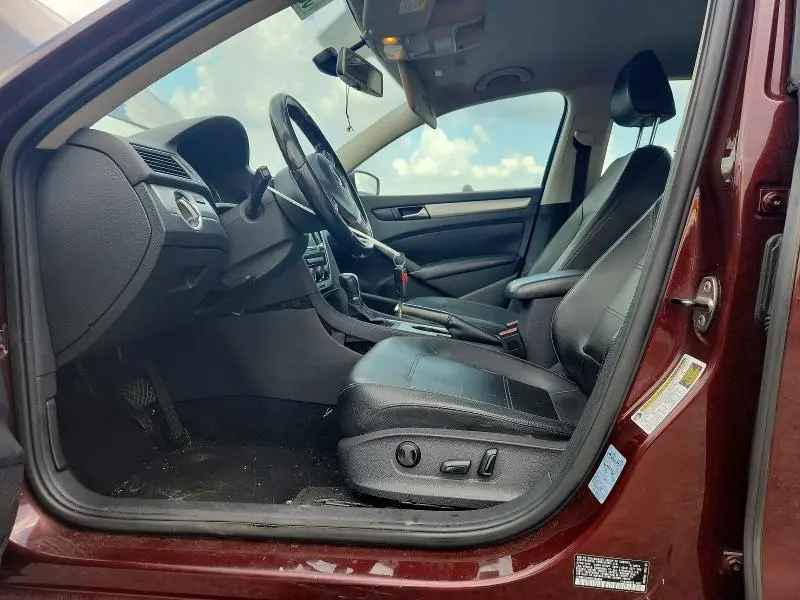 2013 VOLKSWAGEN PASSAT SE  