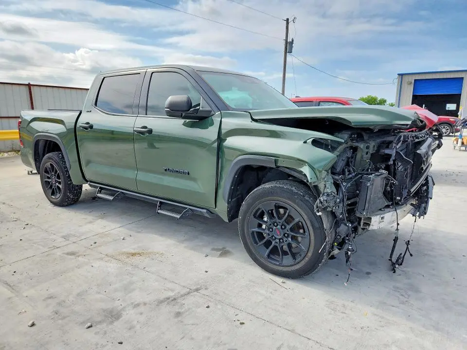 2023 TOYOTA TUNDRA SR5  
