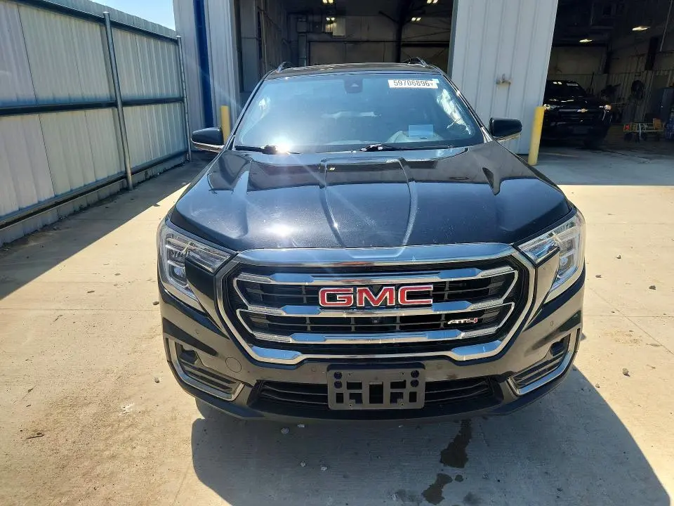 2023 GMC TERRAIN AT4  