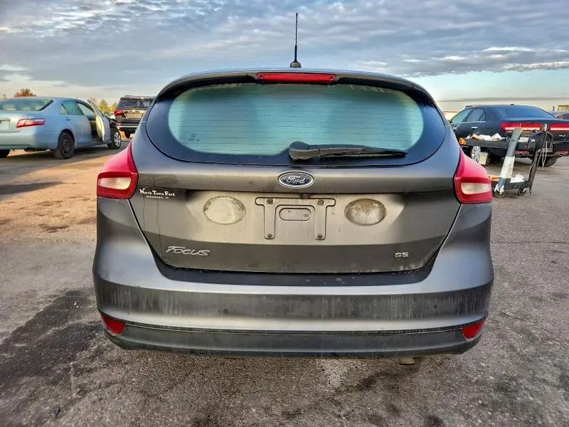 2015 FORD FOCUS SE  