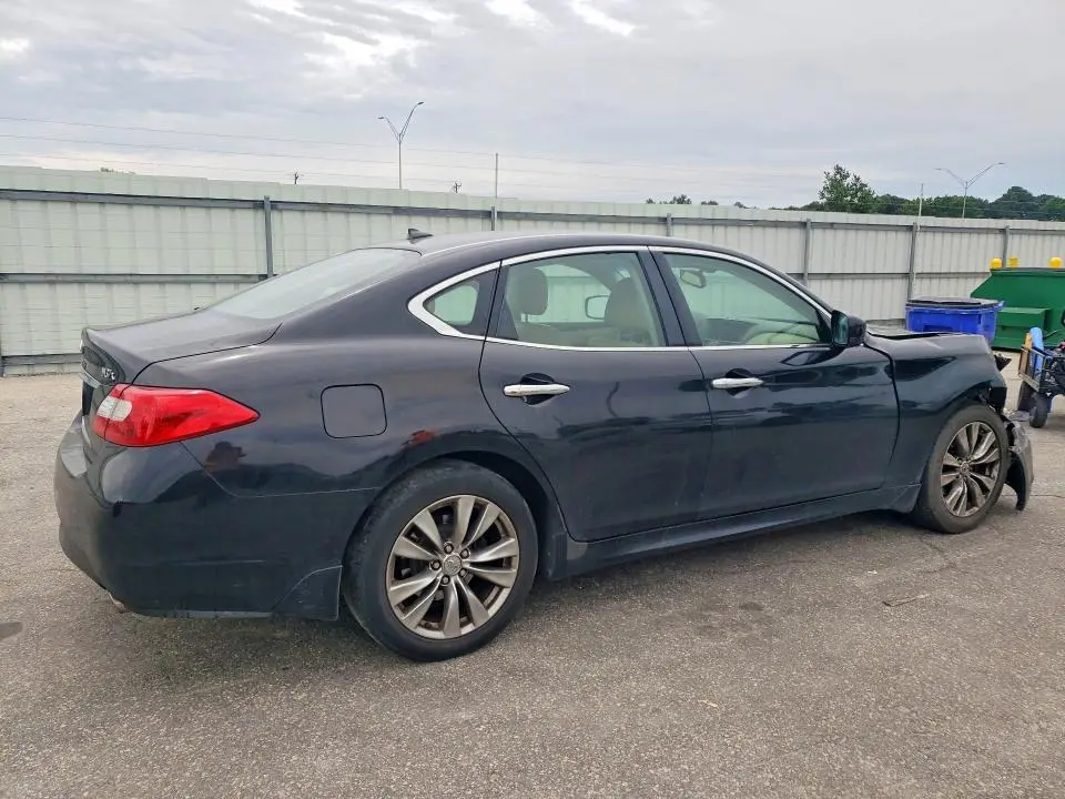2011 INFINITI M37 X  