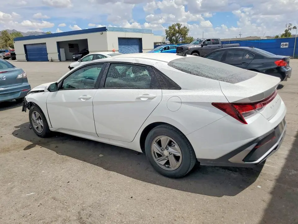 2026 HYUNDAI ELANTRA SE  