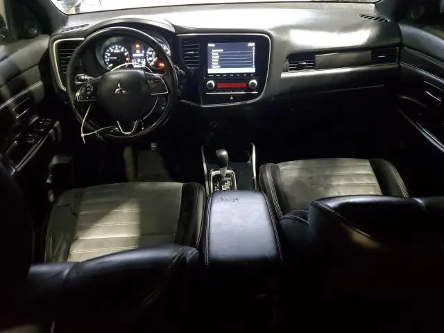 2020 MITSUBISHI OUTLANDER SE  