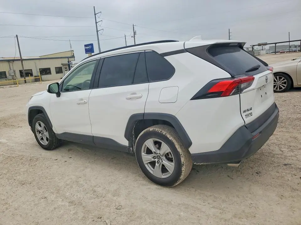 2019 TOYOTA RAV4 XLE  