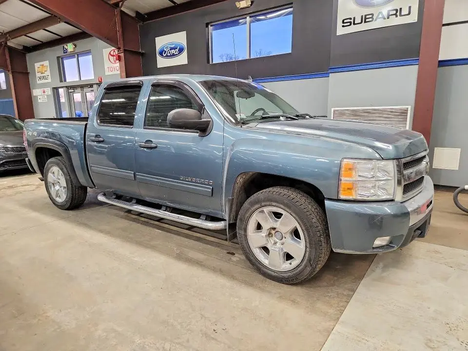 2011 CHEVROLET SILVERADO K1500 LT  