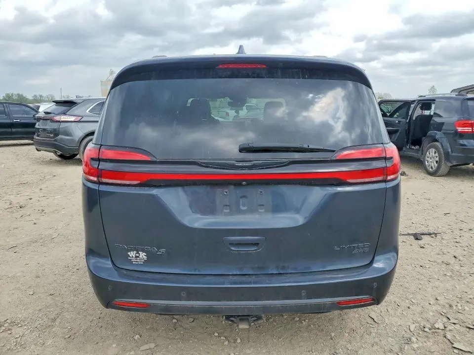 2021 CHRYSLER PACIFICA LIMITED  