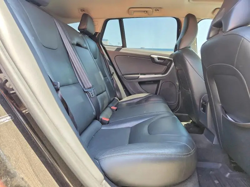 2015 VOLVO V60 PREMIER  