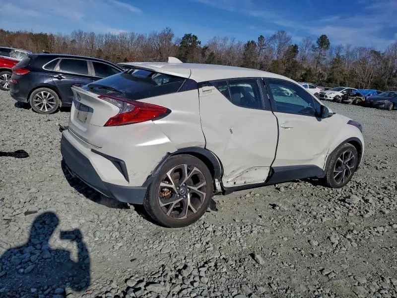 2021 TOYOTA C-HR XLE  