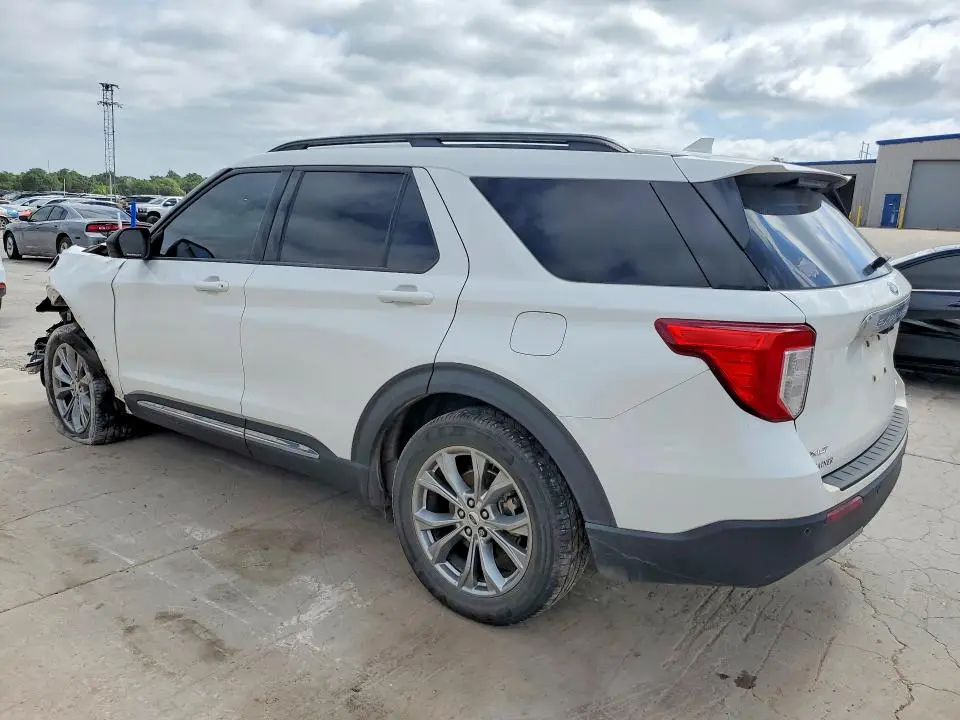 2021 FORD EXPLORER XLT  