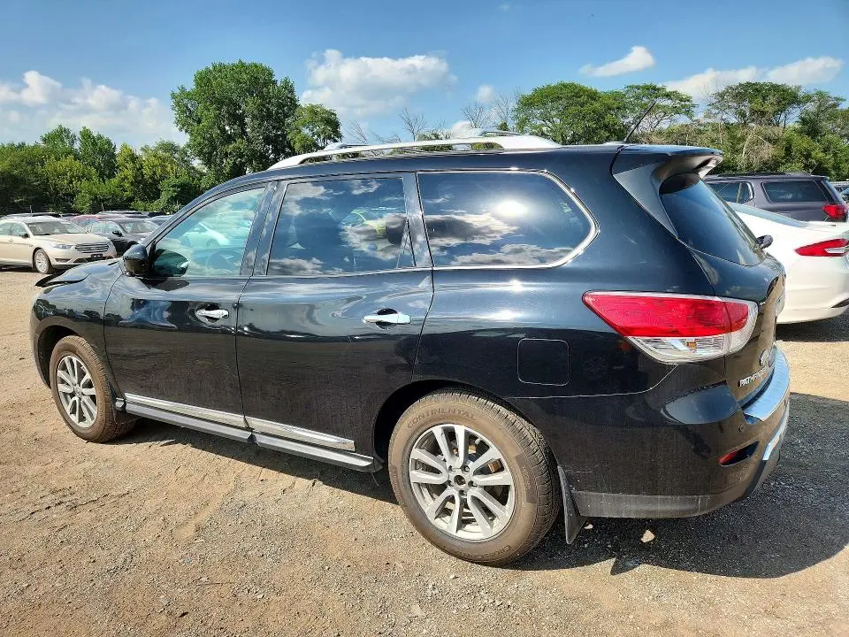 2016 NISSAN PATHFINDER SL  
