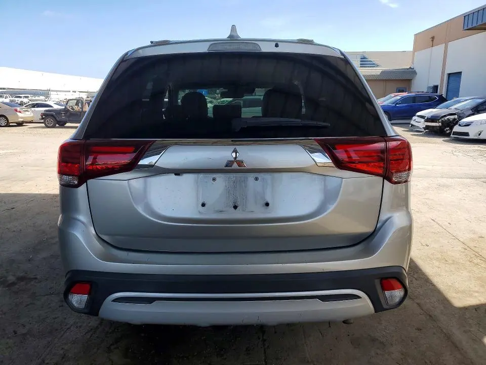2020 MITSUBISHI OUTLANDER SE  