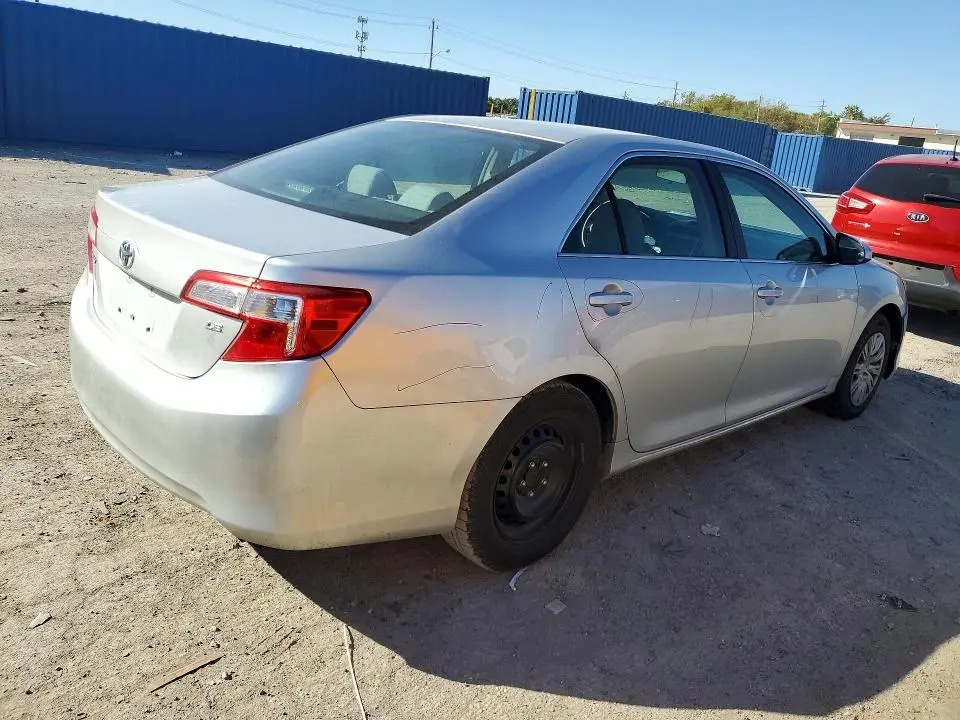 2013 TOYOTA CAMRY LE  