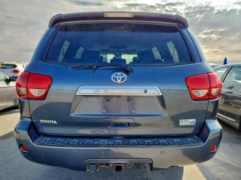 2010 TOYOTA SEQUOIA PLATINUM  