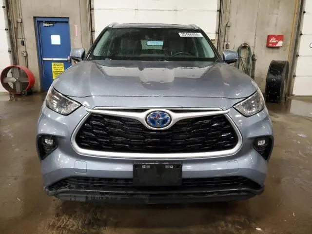 2023 TOYOTA HIGHLANDER HYBRID XLE  