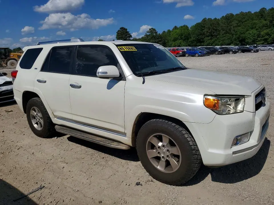 2013 TOYOTA 4RUNNER SR5  