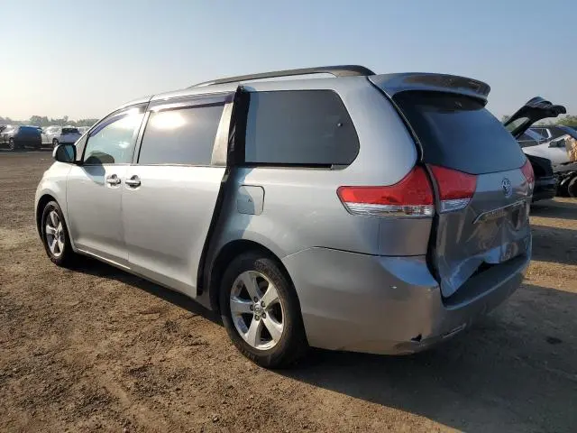 2014 TOYOTA SIENNA LE  