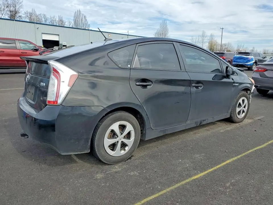 2014 TOYOTA PRIUS THREE  