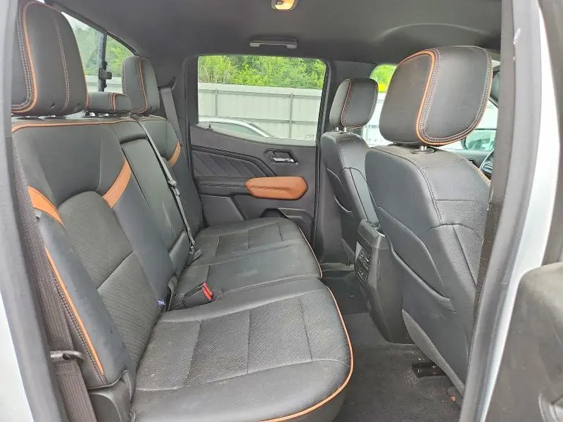 2023 GMC CANYON AT4  